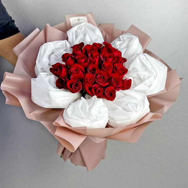 Luxurious red bouquet - RoseForAll